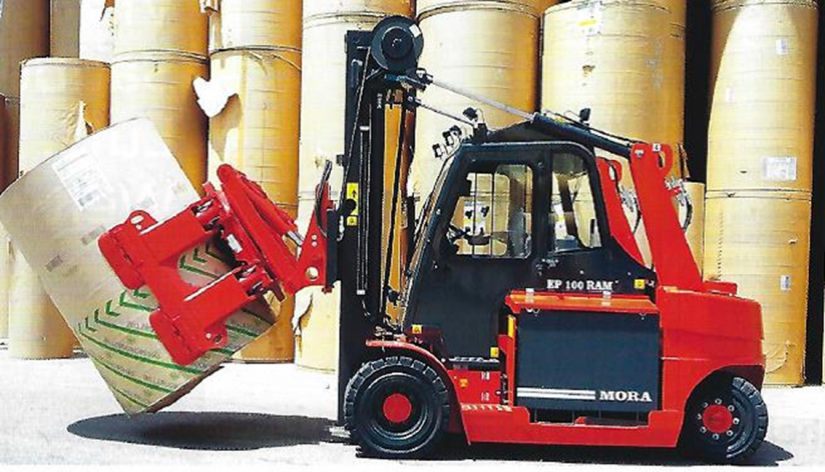 Chariot élévateur en industrie papetière